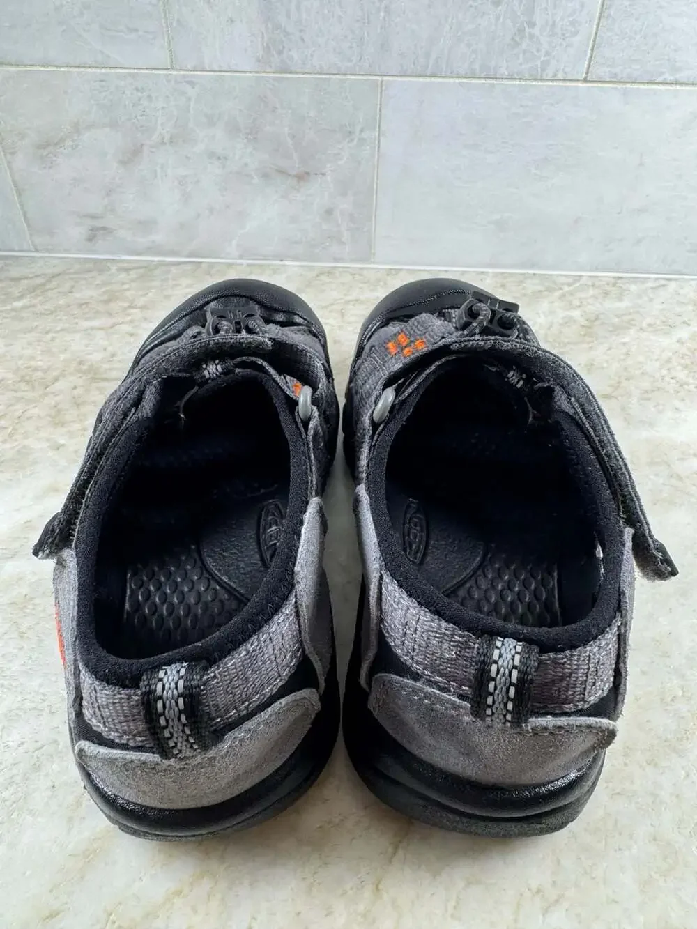 Keen Newport H2 Closed Toe Water Sandals Gray Black Kids Size 13